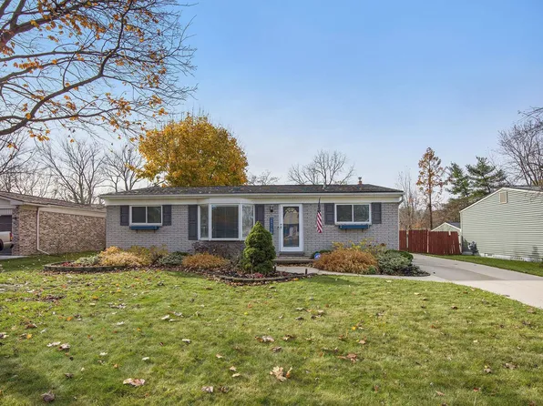 28786 Apollo Dr, Chesterfield, MI 48047