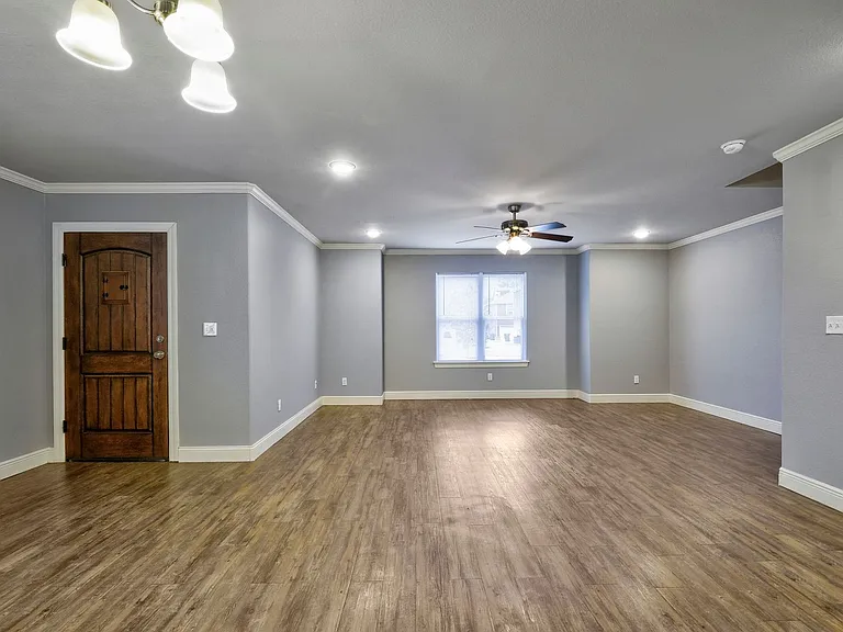 4064 W Santa Maria Ln — Photo 4