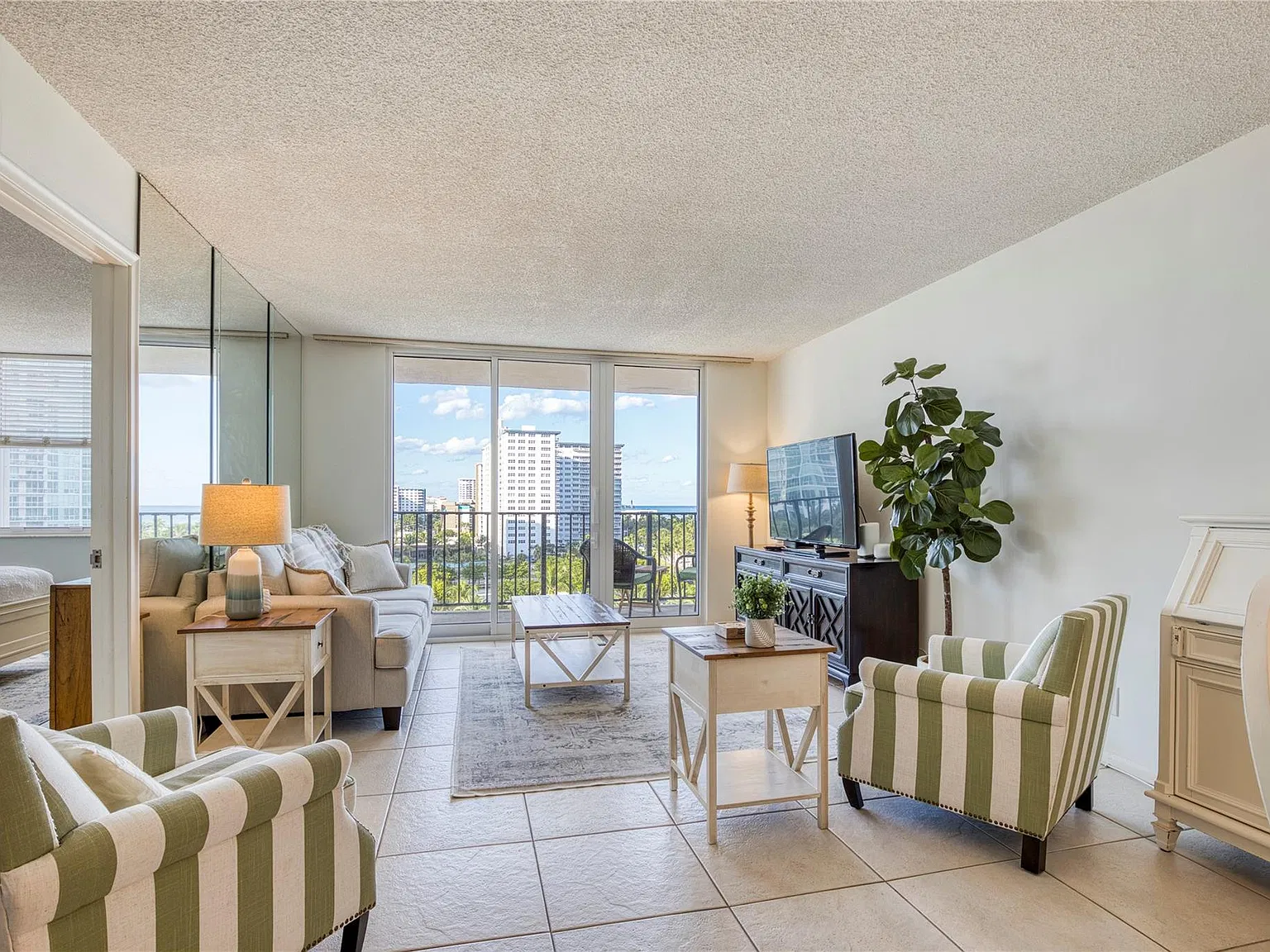 Pompano Beach Club North — Photo 4