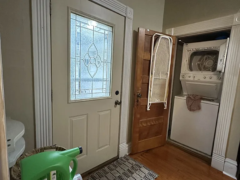 308 Jefferson St — Photo 16