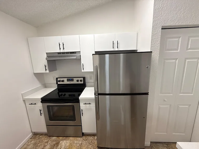 2851 N Oakland Forest Dr #307 — Photo 9
