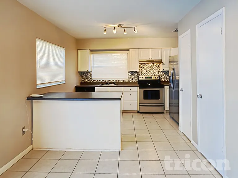 1604 Palm Leaf Dr — Photo 6