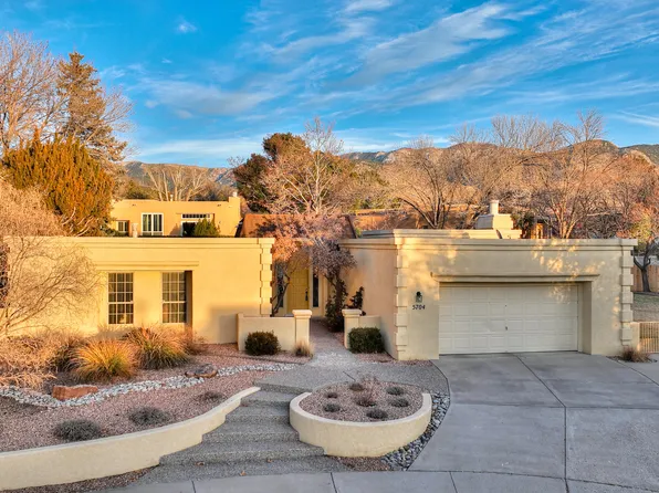 5704 Papaya Pl NE, Albuquerque, NM 87111