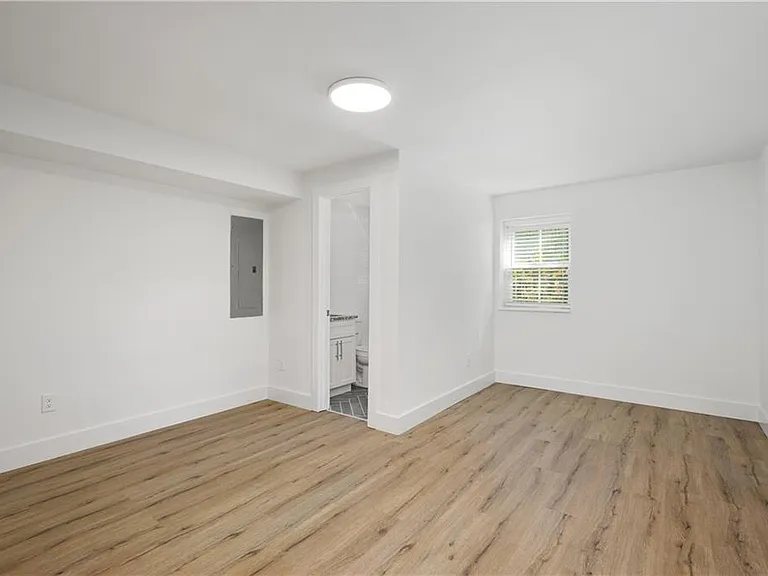 880 Saint Charles Ave NE #10 — Photo 14