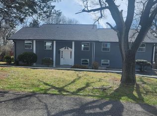 1242 Strange Rd, Lenoir City, TN 37772