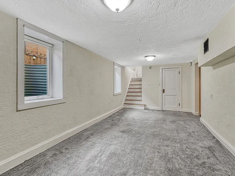 1445 S Lincoln St — Photo 27