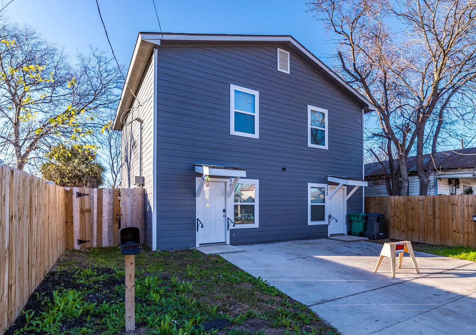 234 Gould St — Photo 1