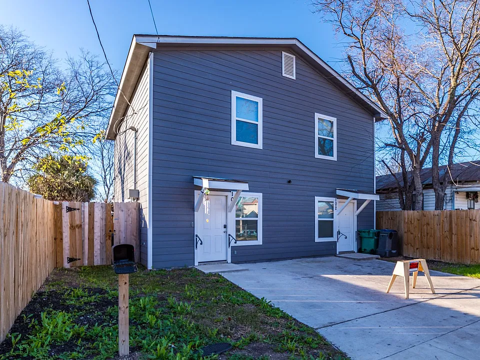 234 Gould St #101