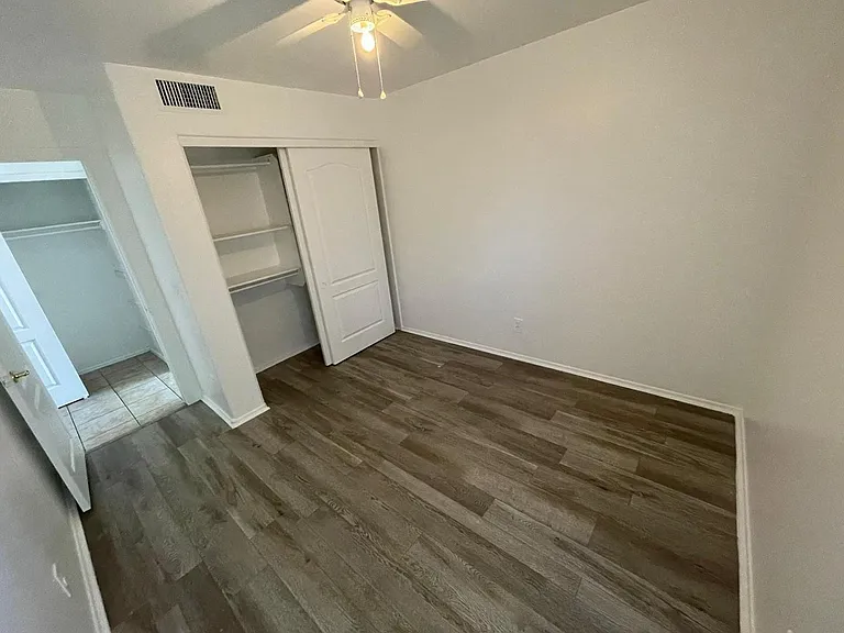 2460 E Whitten St — Photo 8