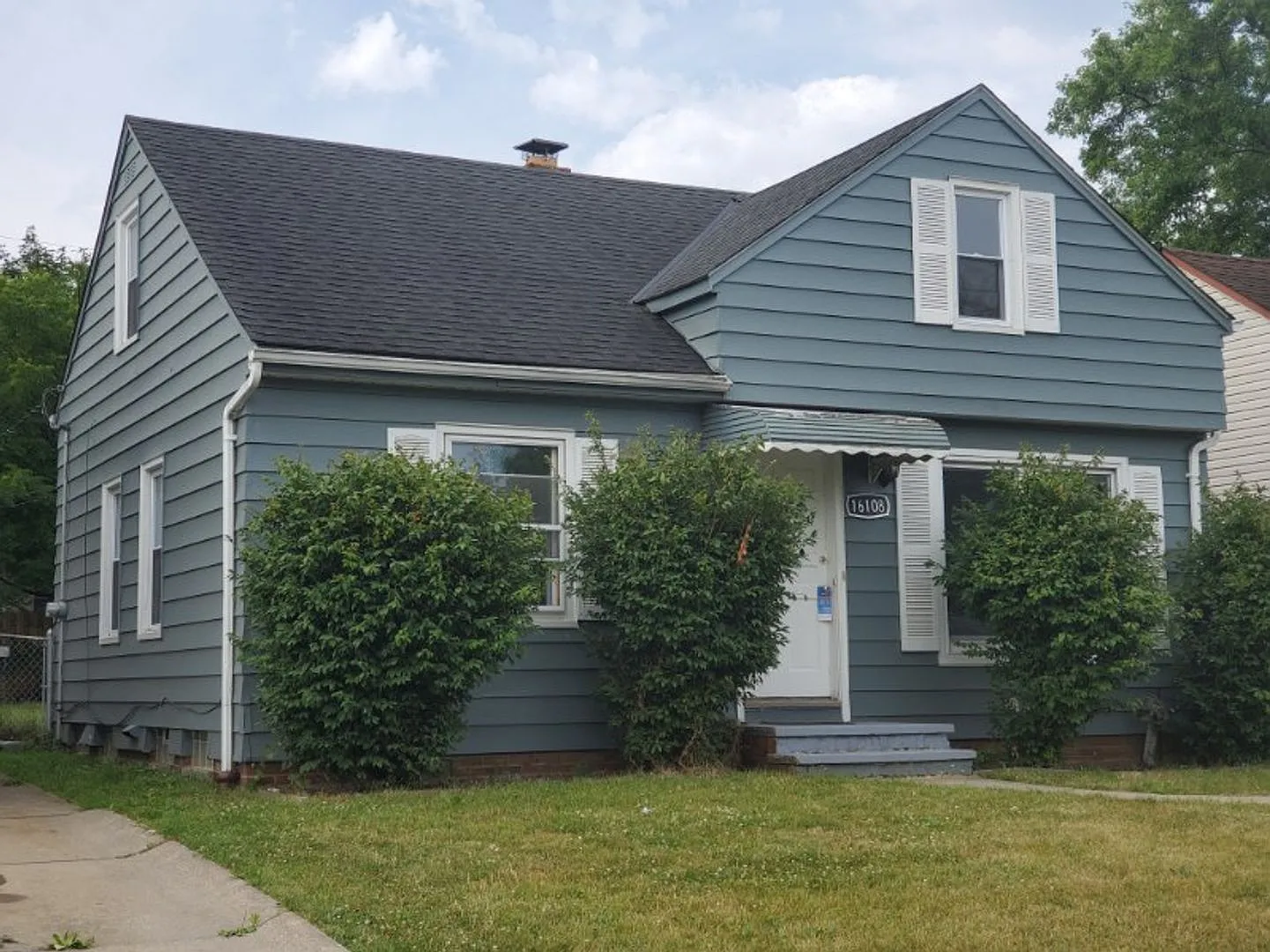 Charming 2-Bedroom Single Family Property in Prime Location — Photo 3
