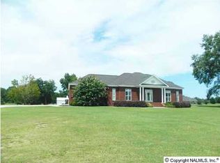472 Depreast Rd, Hartselle, AL 35640