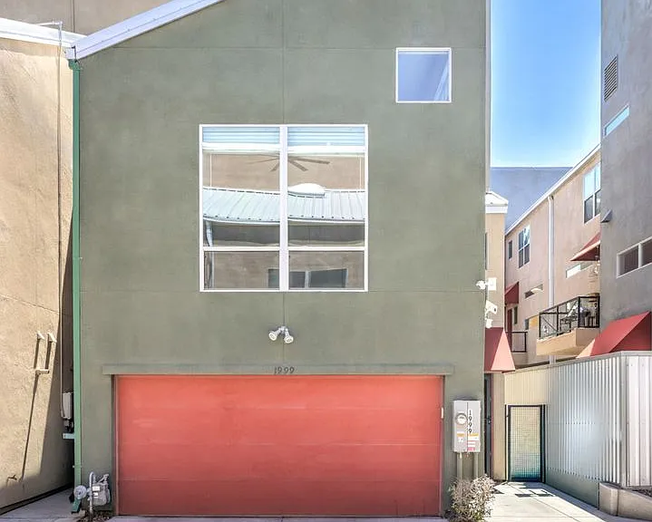 1999 Yaupon Ave — Photo 2