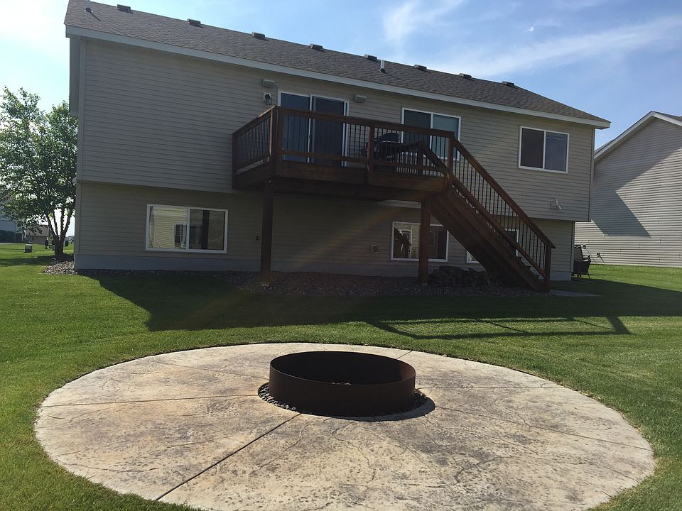 2nd image of 7420 Lamont Ave NE