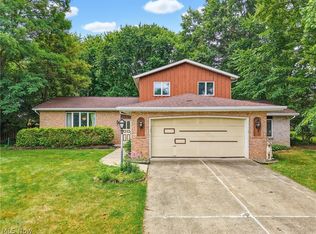 9841 Cedarwood Dr, North Royalton, OH 44133