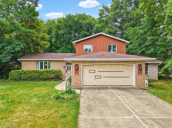 9841 Cedarwood Dr, North Royalton, OH 44133