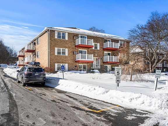 3rd image of 1 Brown Ave APT 25