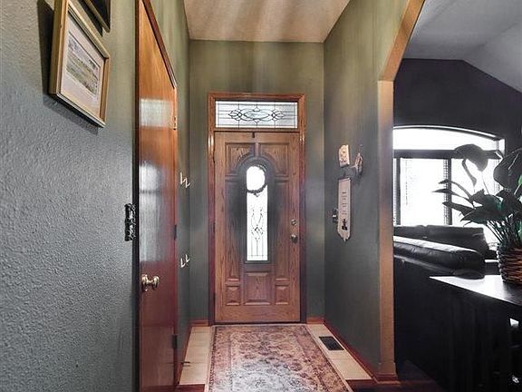 2nd image of 1706 Beaver Lake Blvd