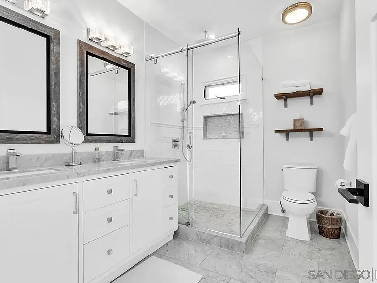 914 B Ave — Photo 44