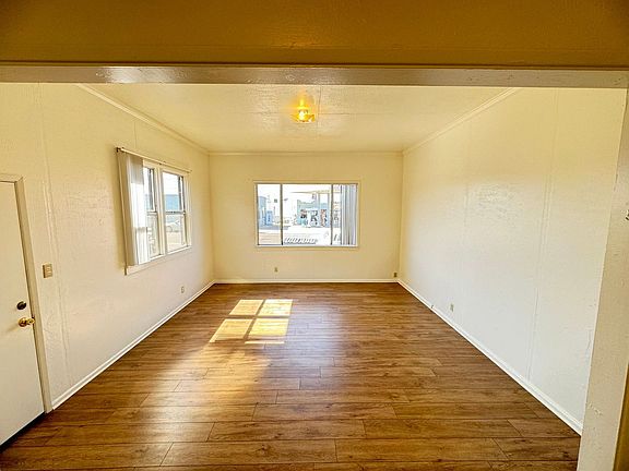 4th image of 1361-1371 Paso Robles St #1361