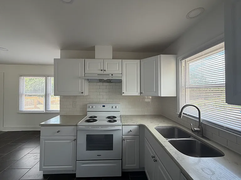 5701 Wildberry Dr — Photo 7