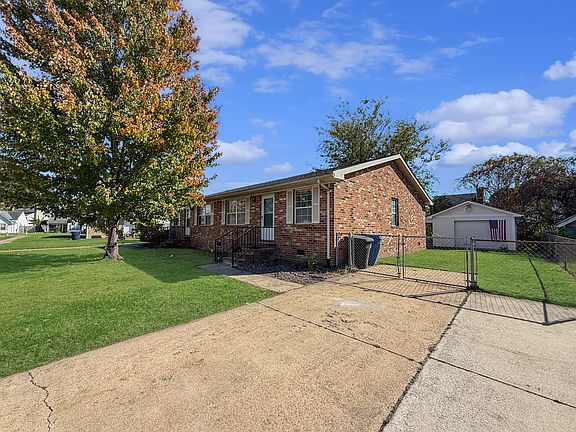3rd image of 5505 Thompkins Ct #B