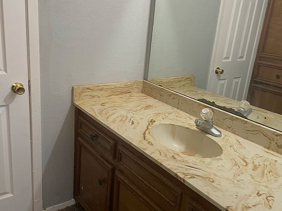 3rd image of 6101 38th St