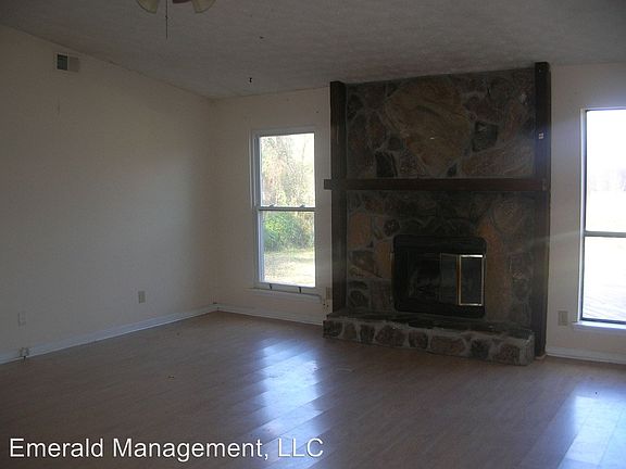 5th image of 1550 Country Downs Dr