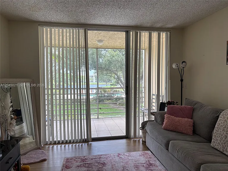 9340 Lagoon Pl #202 — Photo 5