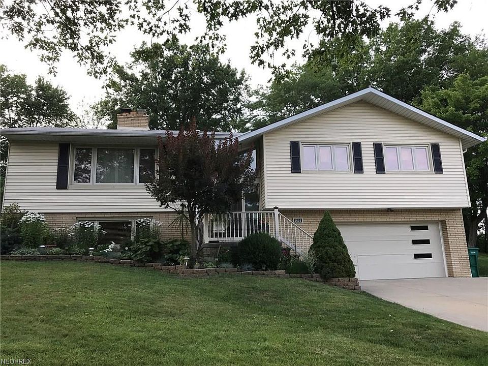 1st image of 2805 Greenlawn Dr
