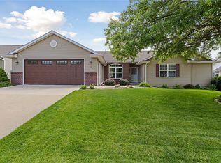 2565 Heather View Cir, Marion, IA 52302