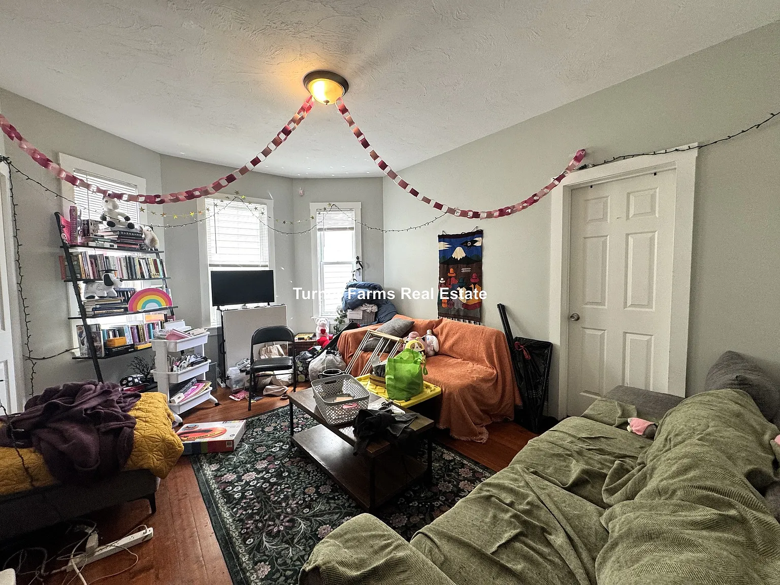 4 bed, 1.5 bath, 9999 sqft, $3,500 — Photo 4