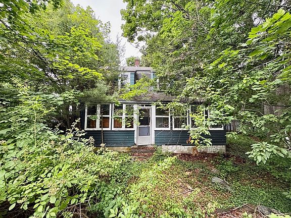 5th image of 51 Damon St