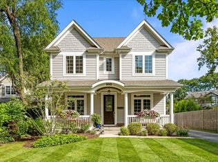 995 Harvard Ct, Highland Park, IL 60035