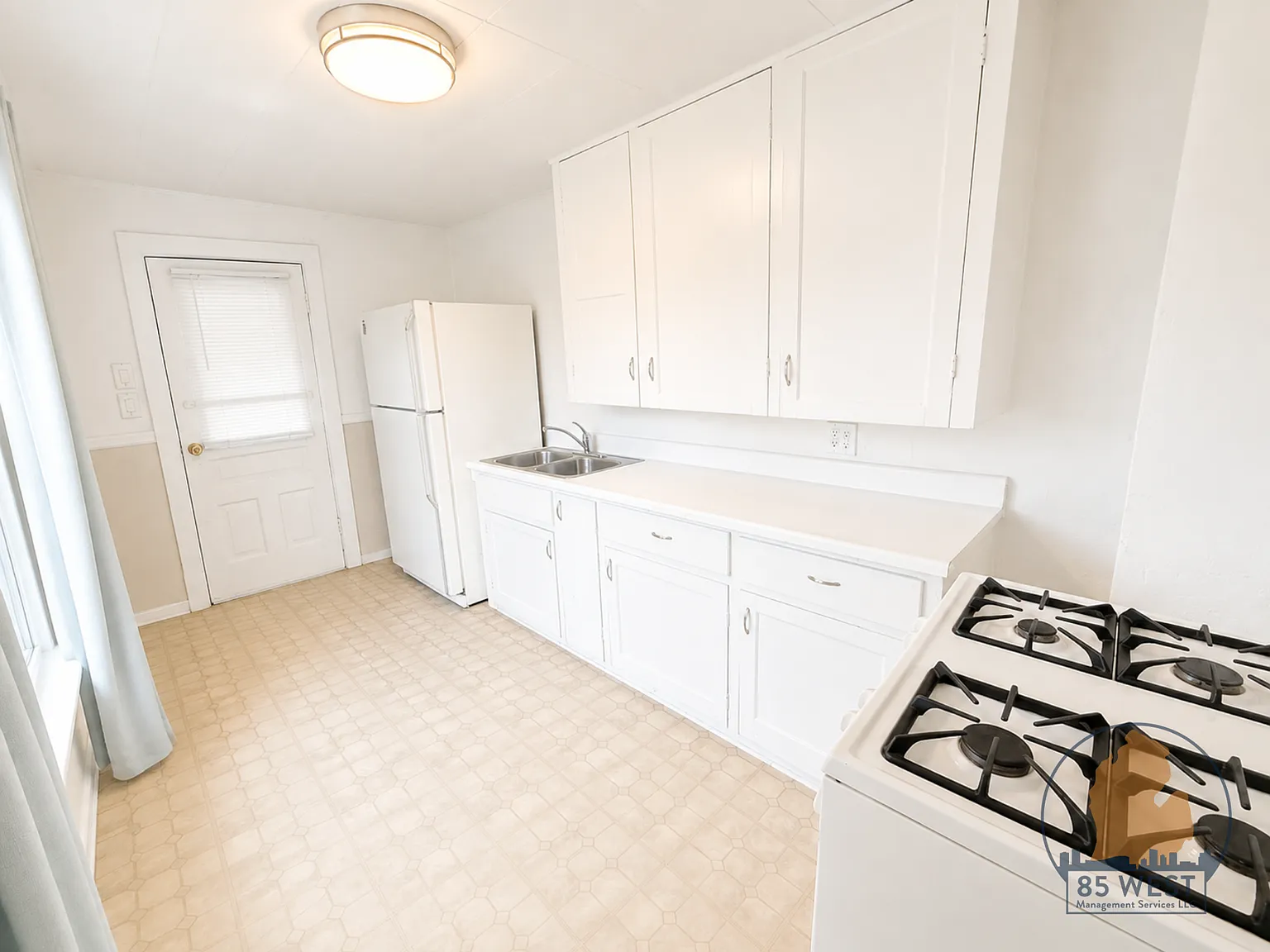 2 bed, 900 sqft, $1,200 — Photo 4