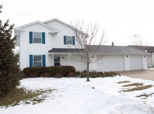 225 N 10th Ave, Winneconne, WI 54986