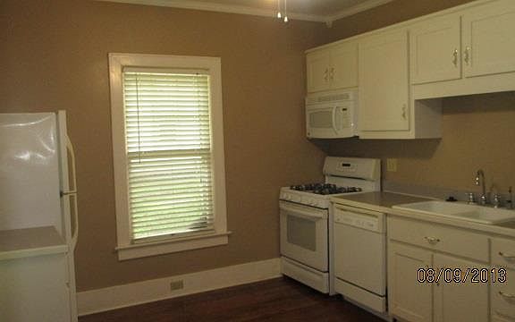 4th image of 223 Forbes Ave