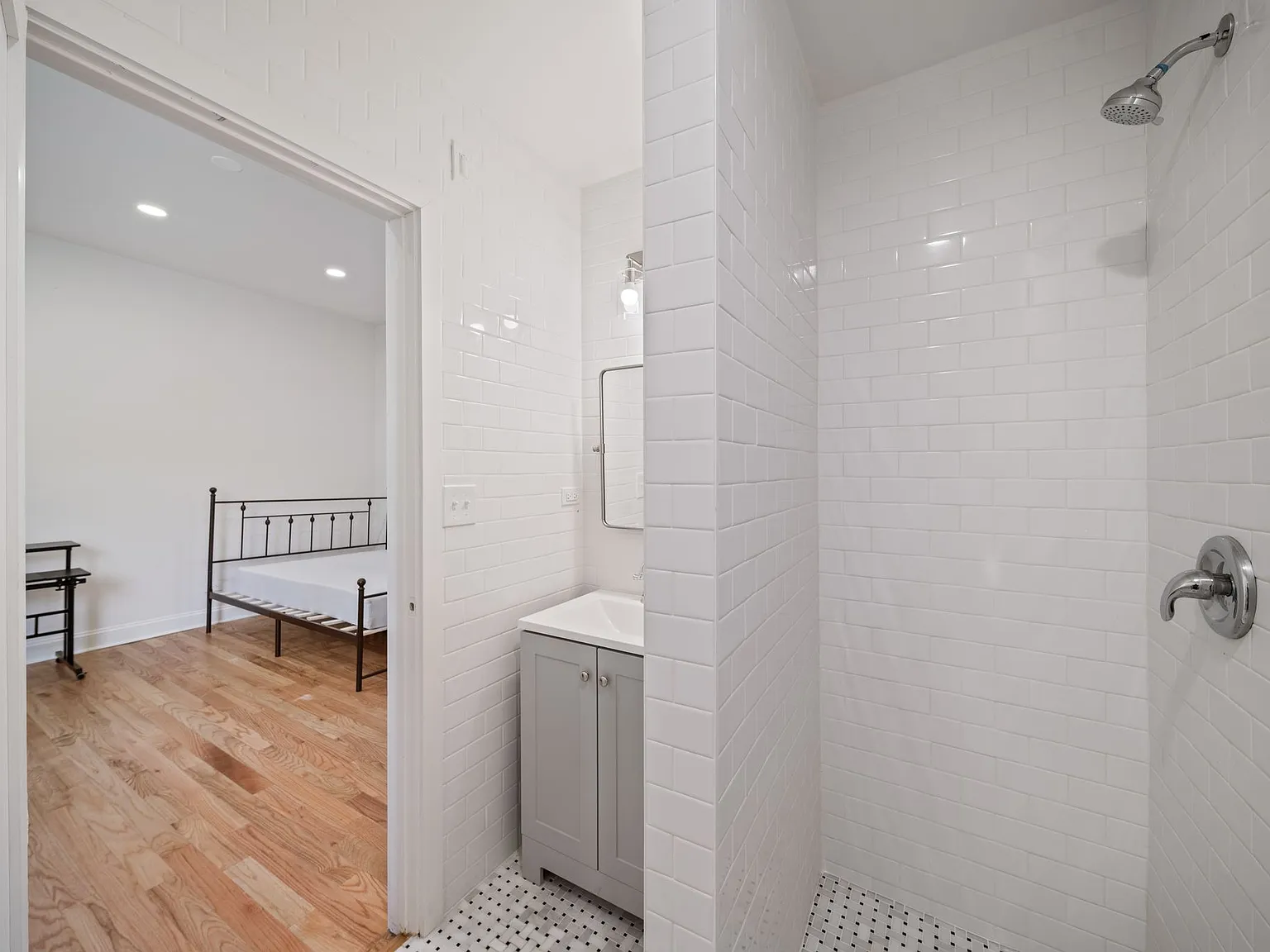 1118 Garnett Pl — Photo 3