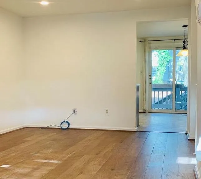 20520 Strath Haven Dr — Photo 6