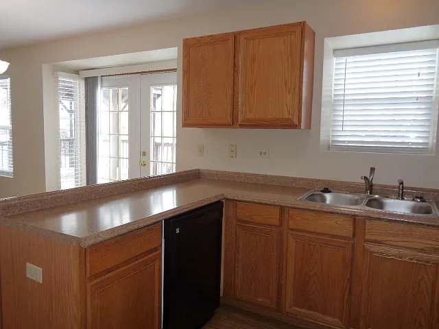 1706 Lake Pointe Ct — Photo 3