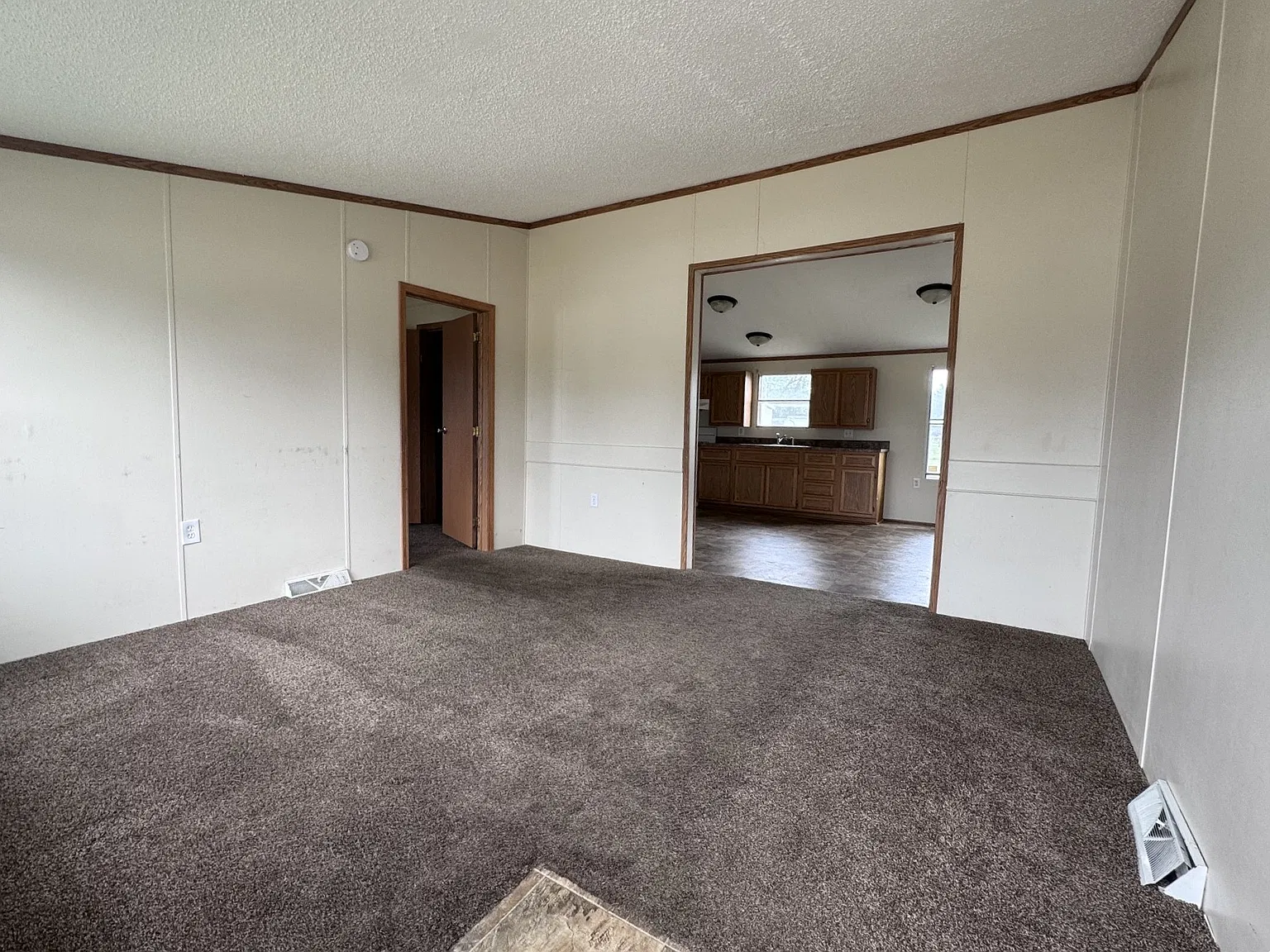 3 bed, 1456 sqft, $580 — Photo 3