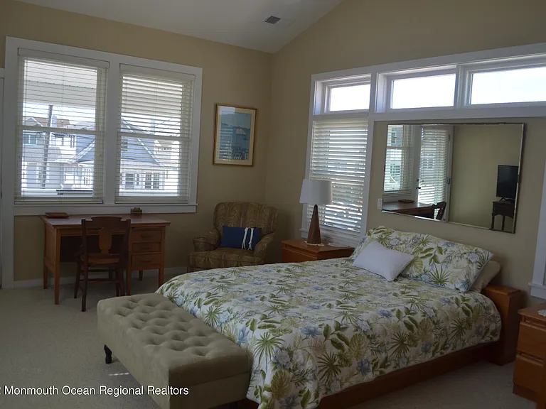 15 Ortley Ave — Photo 21