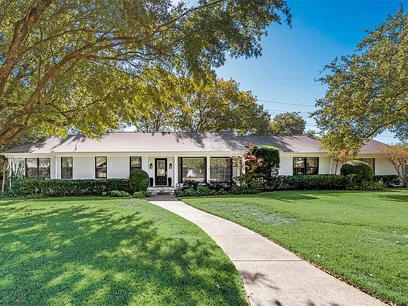 2nd image of 4608 College Park Dr