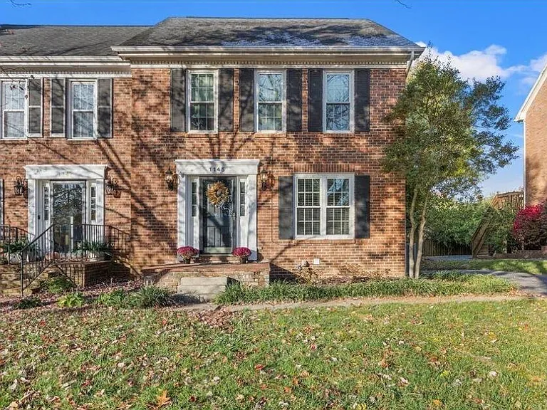 1145 Dunbarton Ln — Photo 1