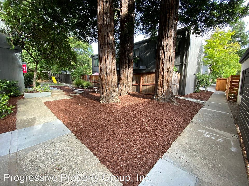 1st image of 110 Mariposa Ave #2