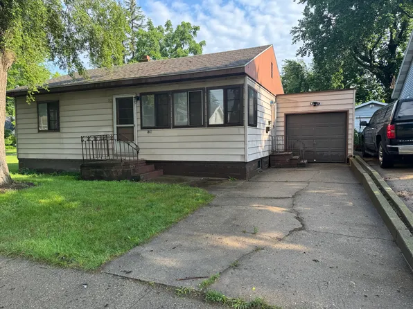 938 W Southern Ave, Muskegon, MI 49441