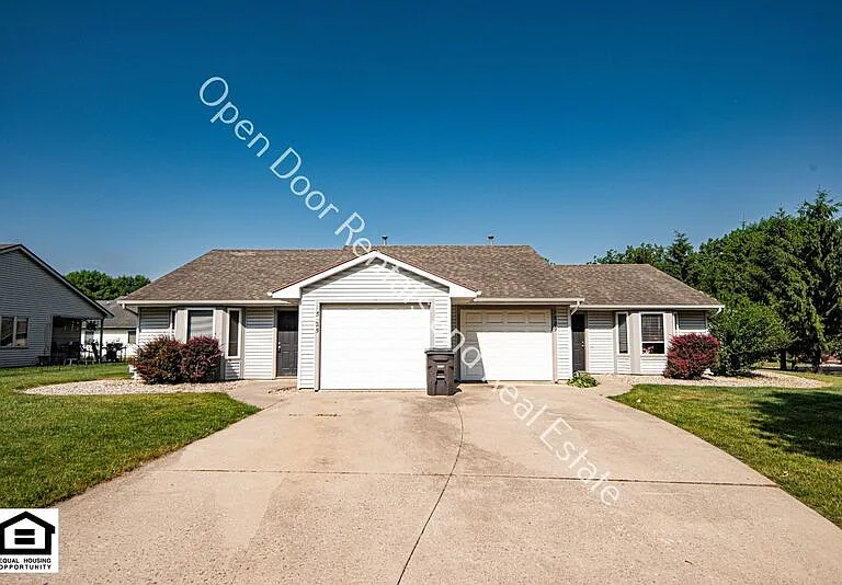 1525 Flagstone Dr — Photo 1