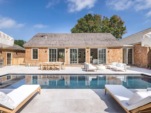 31 Edward Ln, Southampton, NY 11968