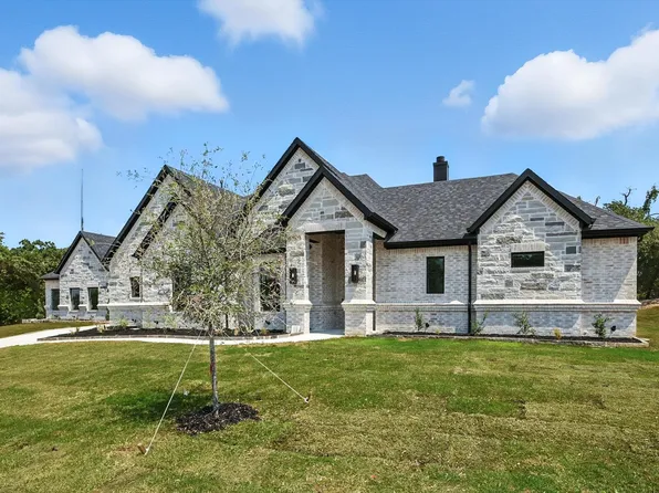 1055 Glenoaks Dr, Weatherford, TX 76088