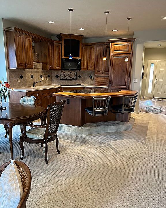 1st image of 389 Troon Ct