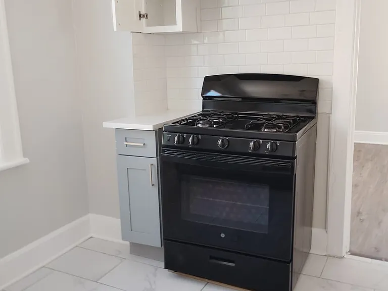 14 Rosa Parks Blvd #3 — Photo 1